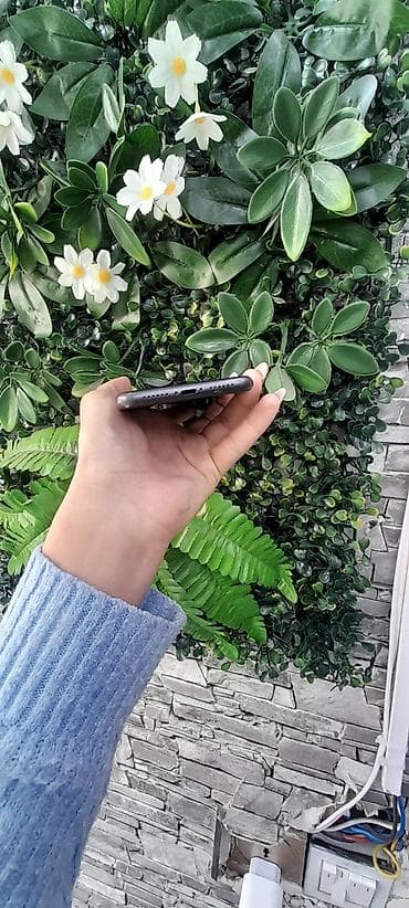 IPhone 11, 64 GB, Qara, Face ID — 2