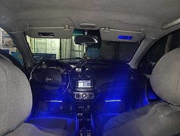 ucuz parca: Chevrolet Aveo sedan – qara rəng, 4 qapı, AZ nömrə seriyası. - Gümüş — 4