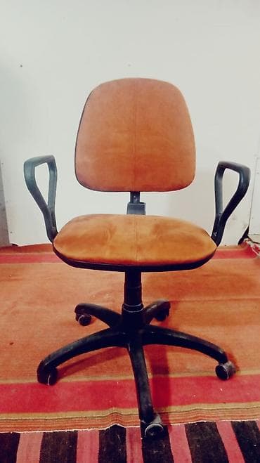 Ofis masaları: Təkərli, Qolları tənzimlənmir, Parça — 1