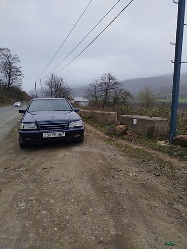 mercedes c 220: Mercedes-Benz 220: 2.2 l | 1998 il Sedan — 4