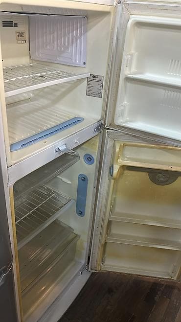 Soyuducular: LG iki qapılı soyuducu Xüsusiyyətlər: - Üst hissədə dondurucu, alt — 2
