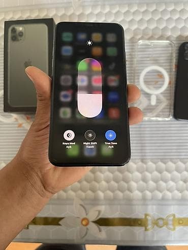 iphone 12 adapter: IPhone 11 Pro Max, 256 GB, Space Gray, Face ID — 2