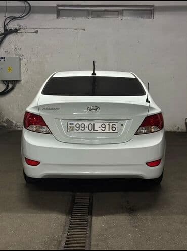 chevrolet malibu qiymeti: Hyundai Accent: 1.6 l | 2012 il Sedan — 1