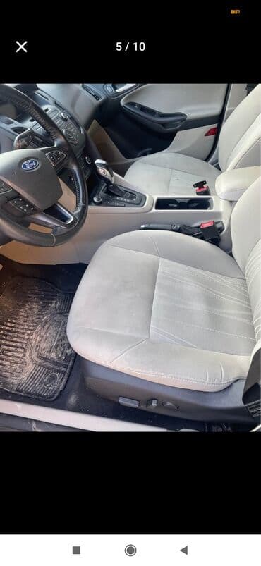 Mercedes-Benz: Ford Focus sedan – qara rəng, avtomatik transmissiya. - Kuzov: sedan — 4