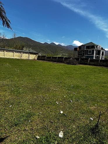 emircanda torpaq satilir: Tikinti — 1