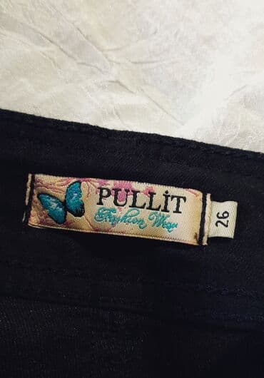 Dəstlər, kostyumlar: Qara dizüstü ətək.(XS/S bədən)
(Gəncə) — 2