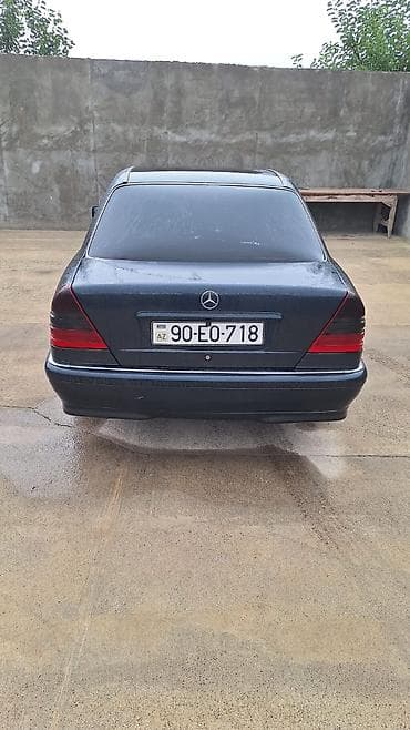 gen: Mercedes-Benz C-Class: 1.8 l | 1997 il Sedan — 7