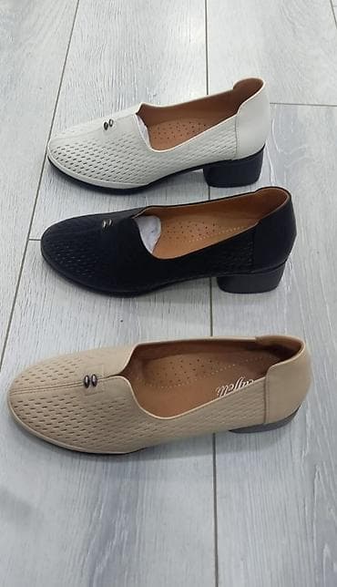 Мокасины и лоферы: Qadın gündəlik tufli modeli - Üslub: Minimalist, klassik slip-on - — 1