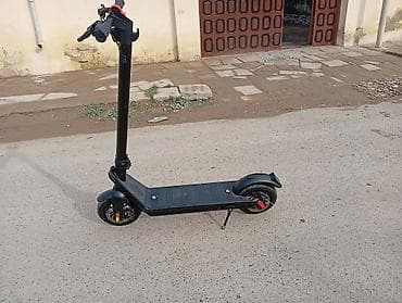 electro samokat: Elektrik skuter - Rəng: qara - Geniş, sürüşməyə qarşı örtüklü ayaq — 3