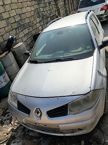 r15 tekerler: Renault Megane kombi (universall) – gümüşü rəng - Kuzov: universall — 4