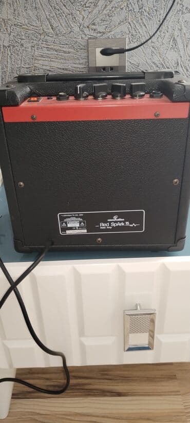 Gitara gücləndiriciləri: İşlənmiş Gitara gücləndiricisi, 15 Vt, Ünvandan götürmə — 2