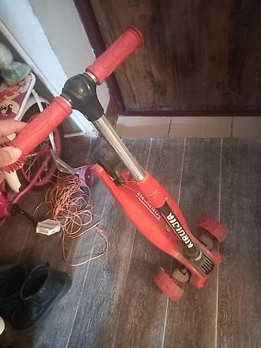 kitay tekerleri: Uşaq skuterı – 3 təkərli, qırmızı rəng - Brend: AIRUJIA (üzərində — 4