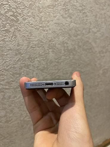 iphone 6s almaq bu: IPhone SE, 32 GB, Gümüşü — 5