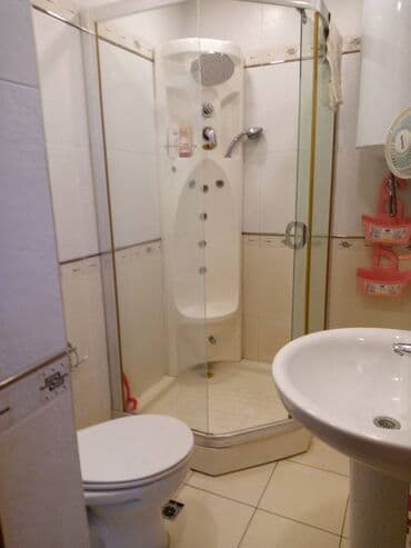 kirayə ev ayliq: Nərimanov metrosuna yaxin 11 mertebeli binanın 7-ci mərtəbəsində — 3