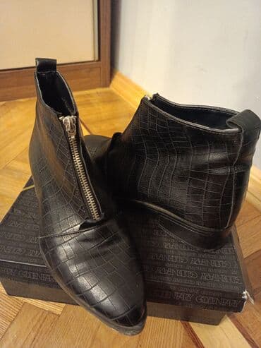 Ölçü: 38, rəng - Qara, İşlənmiş