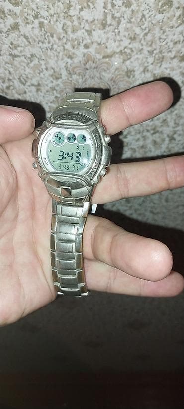 saatlar: Casio G‑Shock rəqəmsal qol saatı - Korpus və qayış: metal — 2