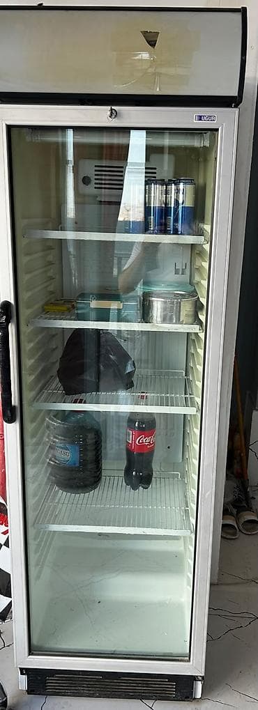 Ugur su vitrin soyuducu 360 Azn. Ideal veziyyetde. Unvan Lokbatan