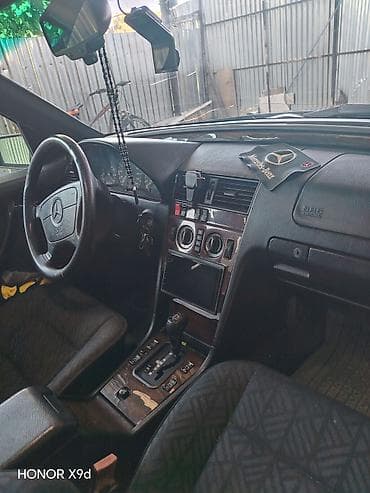 mersedes 170: Mercedes-Benz C 180: 1.8 l | 1995 il Sedan — 4