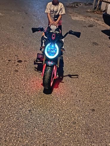 Uşaq üçün elektrik maşınları: Salam 3 gudur alinib bir defe surulub ele ondada cekilib cemi birdefe — 5