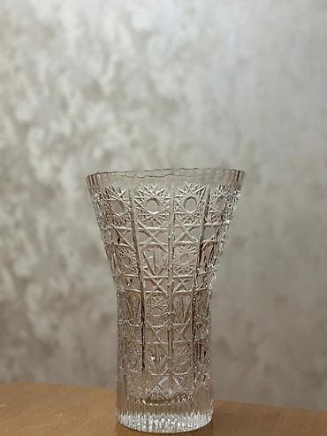 semicka gulu: 1ci şəkil,Təmiz Xristal güldan,2ədəddir 2ci şəkil hundurluyu 35 sm — 2