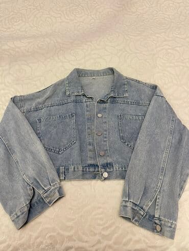 cins gödəkçə: Qısa denim gödəkçə - Rəng: açıq mavi (yüngül yuma effekti) - Model — 1