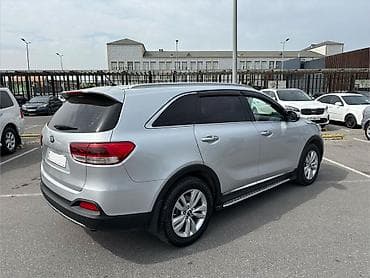 kredit disk: Kia Sorento: 2 l | 2014 il Krossover — 10