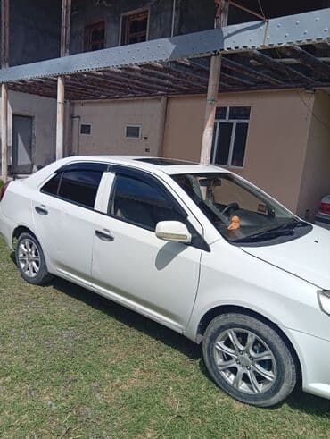 qadın maşınları qiyməti: Avtomobil: Ağ rəngli sedan, Chery A5 (emblemlər və dizayna uyğun) — 4