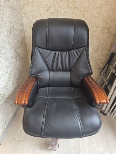 Yeni, Təkərli, Qolları tənzimlənmir, Süni dəri