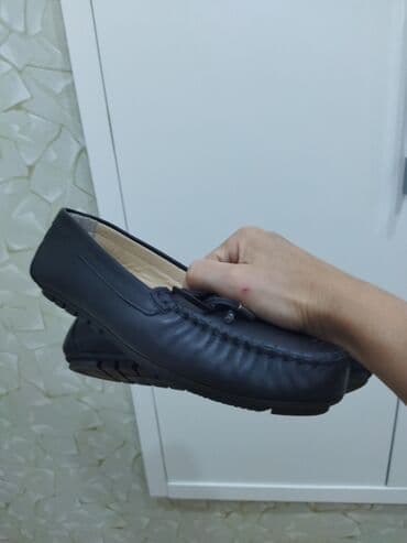 asics onitsuka tiger qadın krossovkaları: Qadın idman ayaqqabıları – hamısı yenidir. 36-37- 39 olculerdir. her — 9