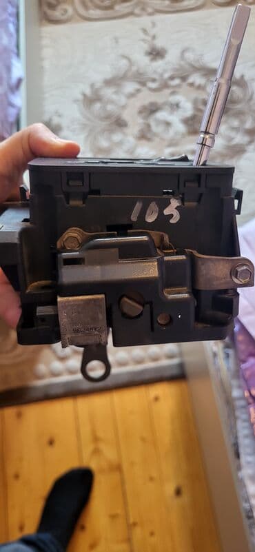 bmw x6 xdrive35d at: Avtomatik sürətlər qutusunun selektoru (gear şifter) – P R N D, 4, 3 — 3