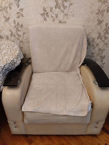 metbex divani satilir: Divan, İşlənmiş, Açılan, Bazalı, Parça, Çatdırılma yoxdur — 1