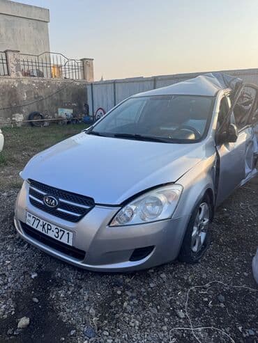 Kia Cee’d, gümüş rəng, hetçbek. Texniki xüsusiyyətlər: - Benzin lalafo.az -da Kia Cee’d, gümüş rəng, hetçbek. Texniki xüsusiyyətlər: - Benzin