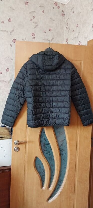 oğlan sepləri: Kurtka satılır çox rahat kurtkadı içi azca mexlidi.qışdada geyinmək — 2