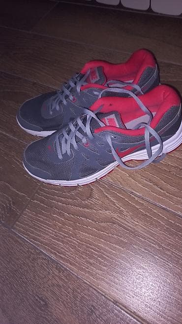 Toy paltarları və aksesuarları: Original Nike qaçış/kross ayaqqabısı - Rəng: Boz üst hissə, qırmızı — 2