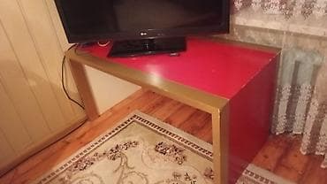 masa islenmis: İşlənmiş, Düz TV altlığı, Polkasız, Laminat, Azərbaycan — 1