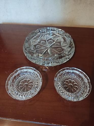 plastik qablar: Bogema kulqabi - 2 ədəd kiçik 1 boyuk,dairəvi kulqabi ortasında çiçək — 1