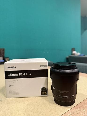 Lens idealdi, cox az istifade olunub. Ele bil magazadan alirsiz