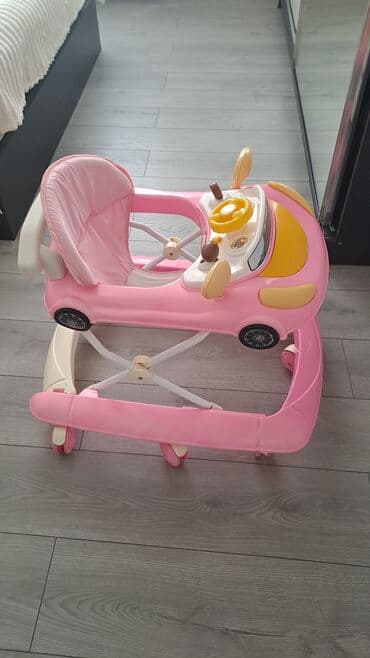 sleepy 4 nomre qiymeti: Uşaqlar üçün nəzərdə tutulmuş, çəhrayı rəngdə və maşın formasında — 2