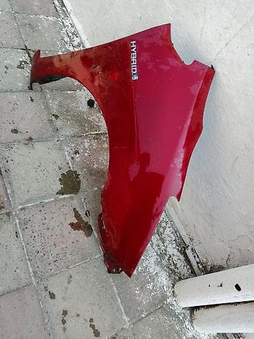 kuzu: Toyota üçün ön sağ qanad (fender) – HYBRID emblemli qiymetde razilasma — 2