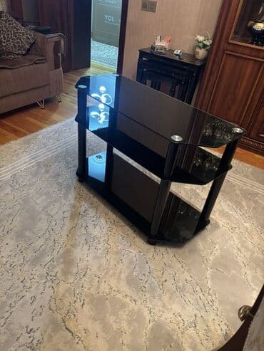 Столы и стулья: Прямой ТВ стенд, С полками, Стеклянный — 3