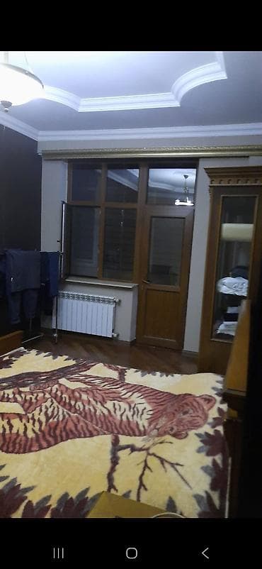 stol stul ev ucun: Klassik üslubda qonaq otağı dəsti - 1 ədəd geniş divan (açıq krem — 4