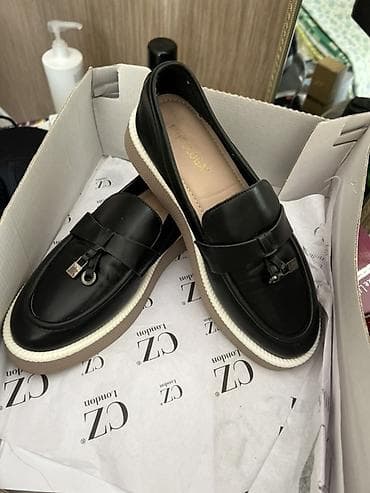 uzun corablar: 50 azn alinib xaricden,kicik oldugu ucun yari qiymete satilir.Qadin — 3