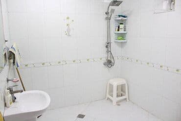 evler bineqedide: Sabunçu rayonu Sabunçu körpüsünə yaxın 3 mertebeli ümumi sahəsi 230 — 22