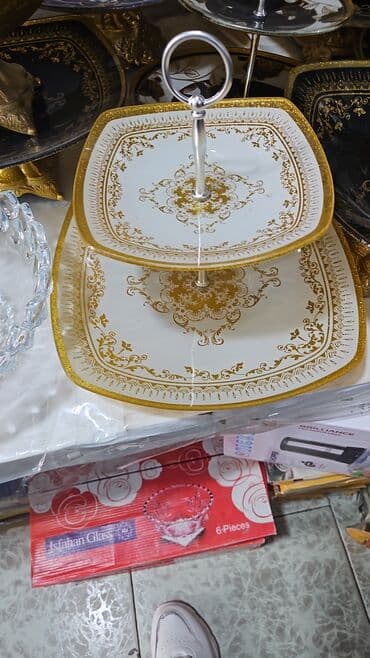 Tort və şiriniyyat qabı