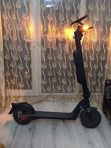 Nəqliyyat: Skuter Rs pro 1 suret 25. Tam dolu zaryatqa ile 25 km yol gedir Ela — 4