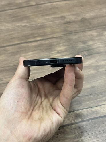 perexadnik iphone: IPhone 15, 128 GB, Qara — 4