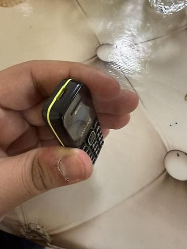 philips xenium 9@9v: Samsung E1225, rəng - Qara, İki sim kartlı — 3