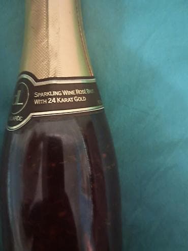 icmeli su catdirilma: Məhsul: DeLafée of Switzerland – Musseux Rosé Brut 24 karat qızıl — 8