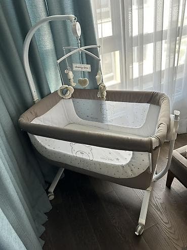 Oğlan və qız üçün, Dördbucaq, Beşik, Dəst ilə, Matras ilə, Yellənmə mexanizmsiz — 1