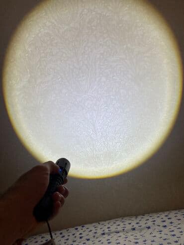 əl fənərləri: Xtreme LED fənər - Güclü işıq axını: etiketdə 2000 lm qeyd olunub — 2